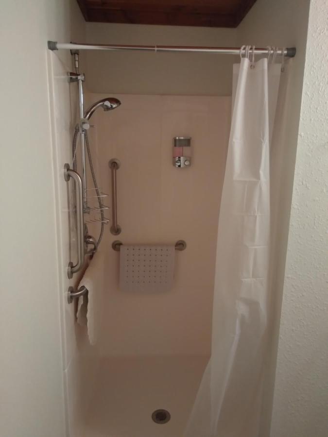 Comfort Zone Inn Rothsay 外观 照片